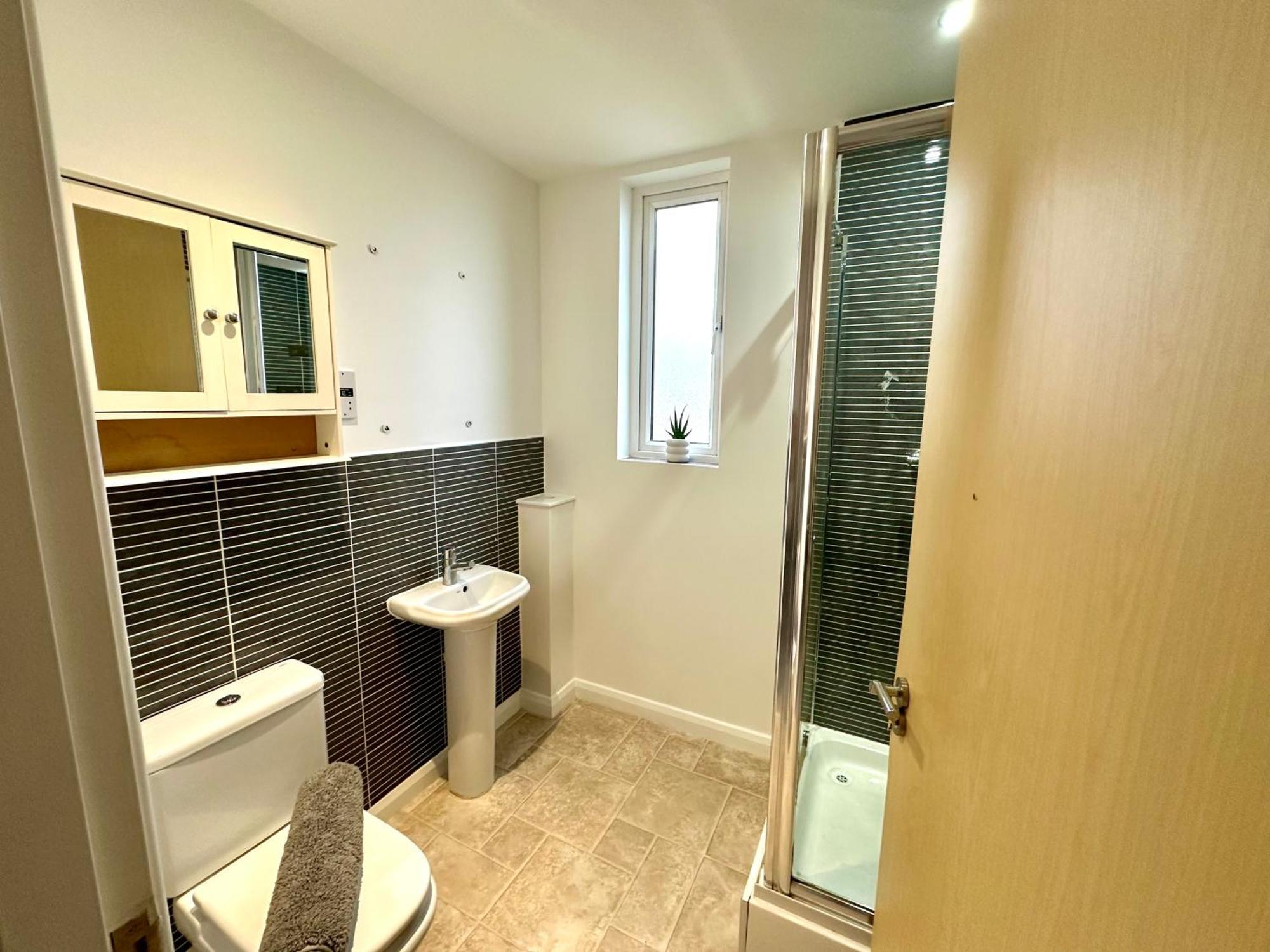 Ao & Etihad Stadium 6 Guest Stay- 3 Bedroom Central House With Parking & Wi Fi Manchester Exterior photo