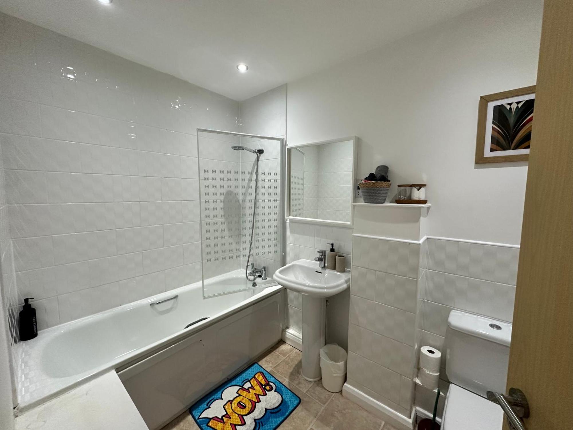 Ao & Etihad Stadium 6 Guest Stay- 3 Bedroom Central House With Parking & Wi Fi Manchester Exterior photo
